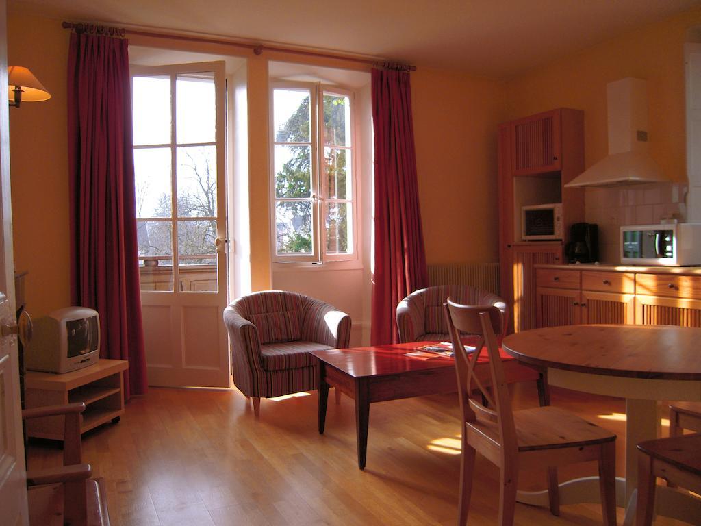 Maison Aux Iris Apartment ชาลส์-เลส์-ซู ภายนอก รูปภาพ